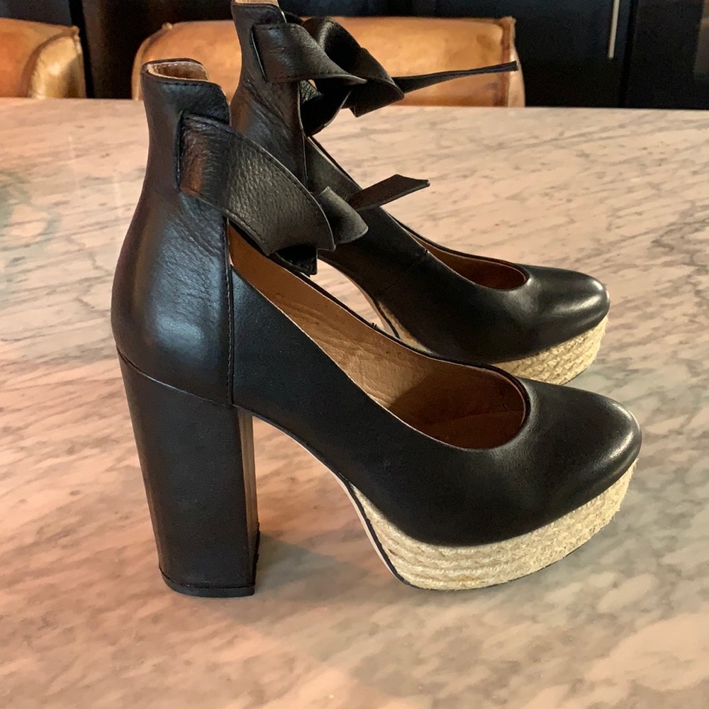 Platform maryjanes!
